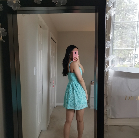 Hollister Tiffany blue lace dress - Picture 4 of 11